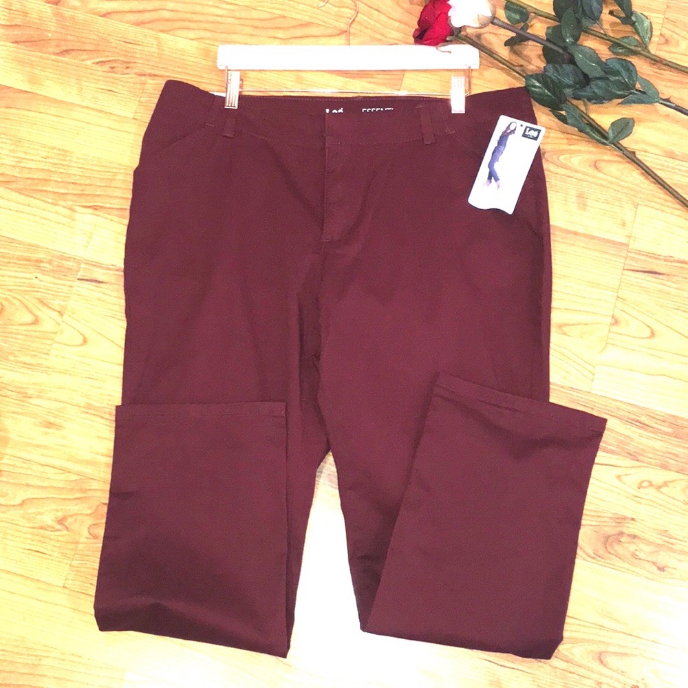 🌺NWT🌺LEE straight leg pants 👖